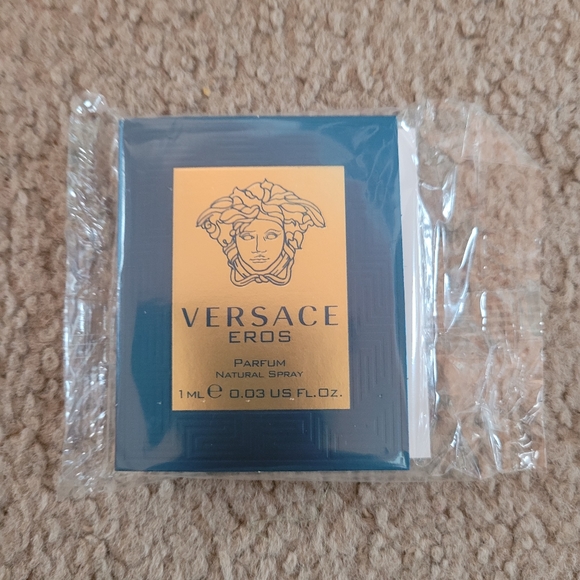 Versace sample - Picture 7 of 8